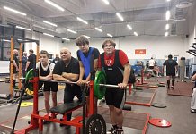 БЫТЬ КОМСОМОЛЬЦЕМ - ЗНАЧИТ БЫТЬ СИЛЬНЫМ